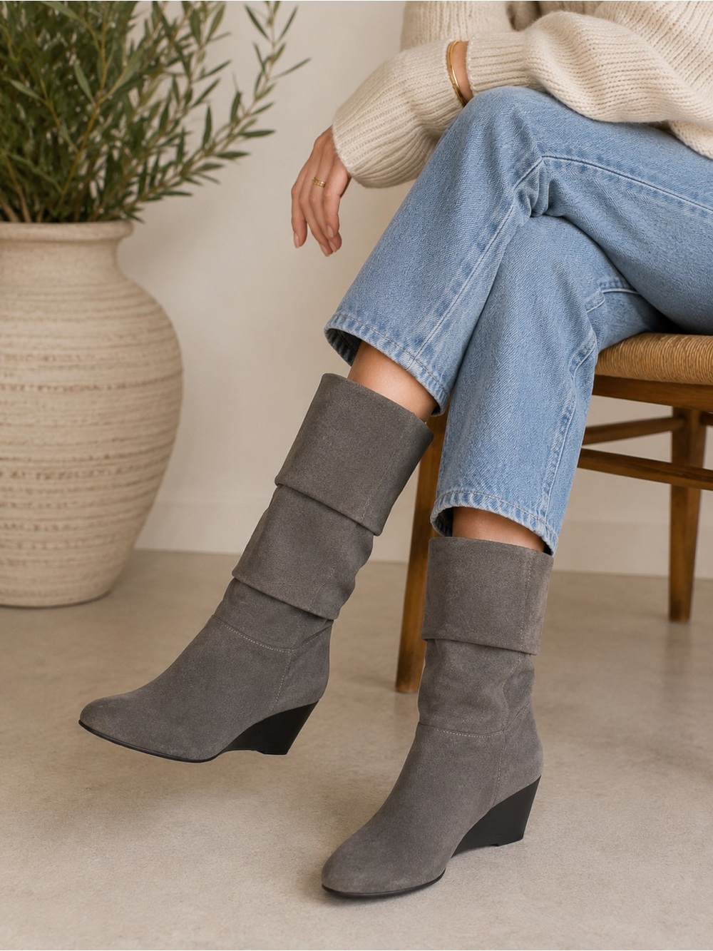 DILLARD’S ALEX MARIE SOFT SUEDE SLOUCHY WEDGE GRAY BOOTS SIZE 8